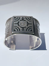 Load image into Gallery viewer, Silver and Ebony Cuff - Moussa Albaka
