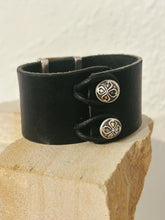Load image into Gallery viewer, Onyx Leather Cuff - Rick Montaño