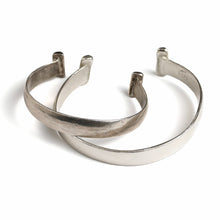 Load image into Gallery viewer, Noel Harvey - Smooth Cuff Large